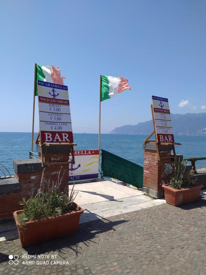 B & B Civico 6 Rooms Salerno Buitenkant foto