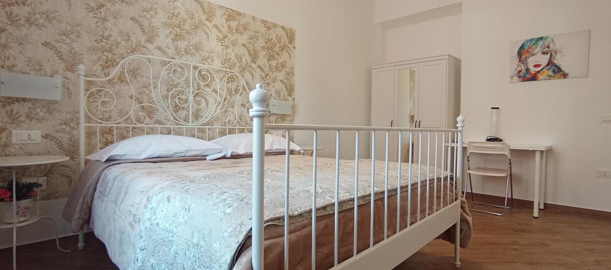 B & B Civico 6 Rooms Salerno Buitenkant foto