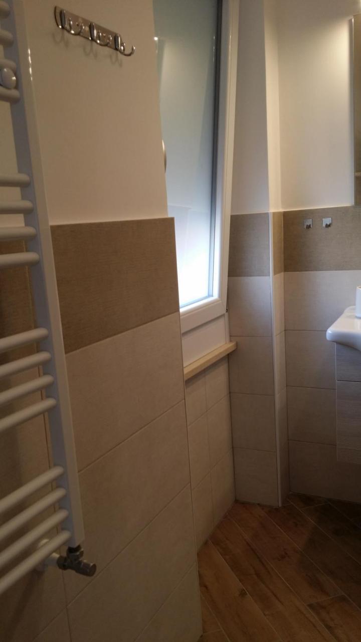 B & B Civico 6 Rooms Salerno Buitenkant foto