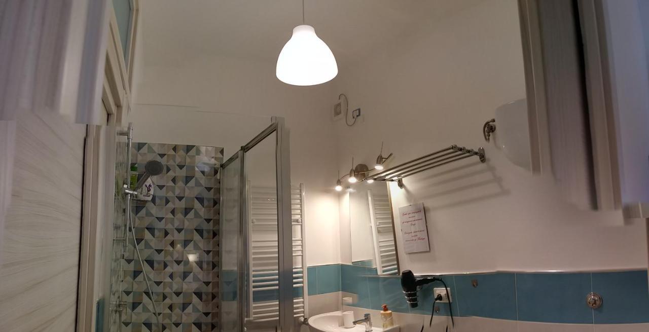 B & B Civico 6 Rooms Salerno Buitenkant foto