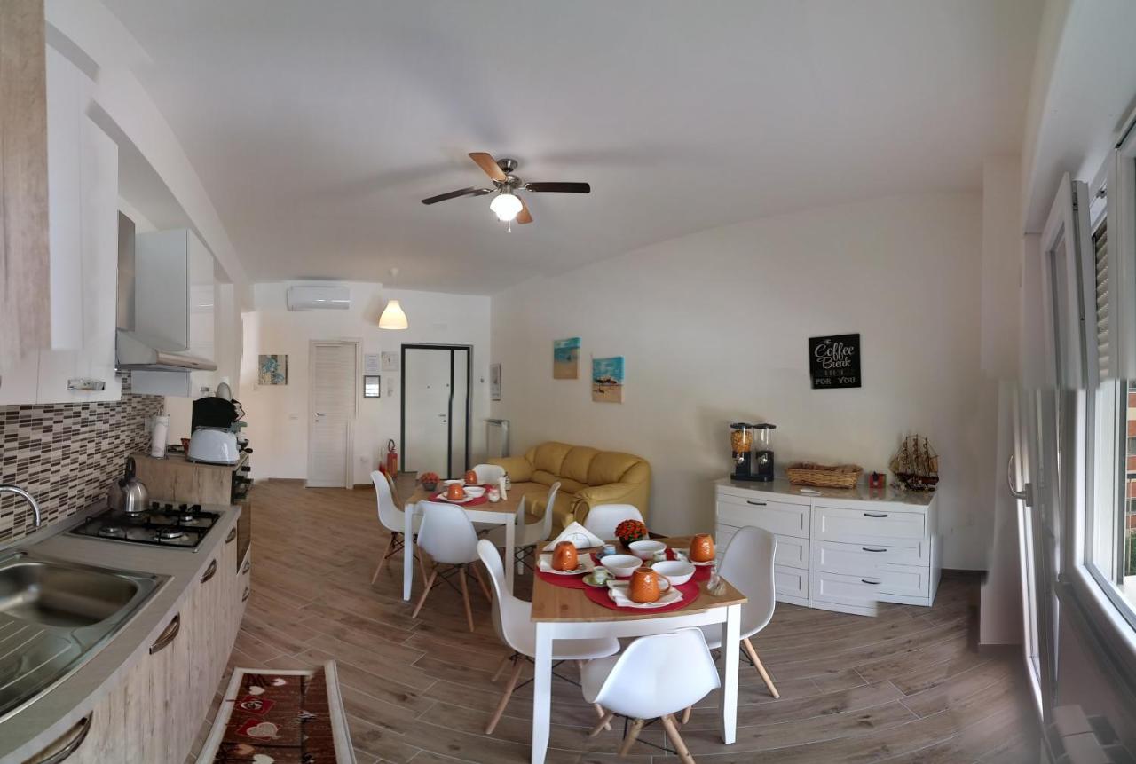 B & B Civico 6 Rooms Salerno Buitenkant foto